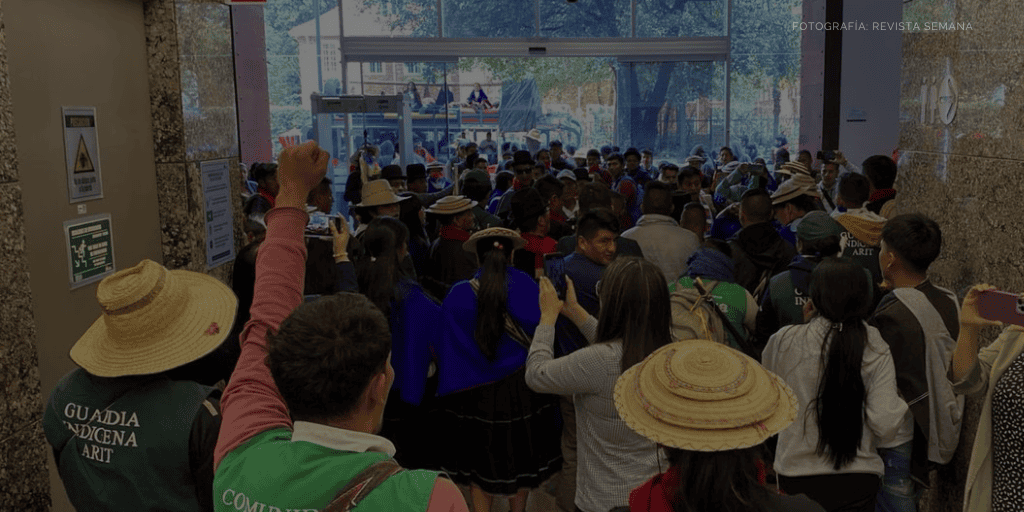 Ocupación del edificio de Revista Semana evidencia hostilidad hacia la prensa y la tensión en el debate público