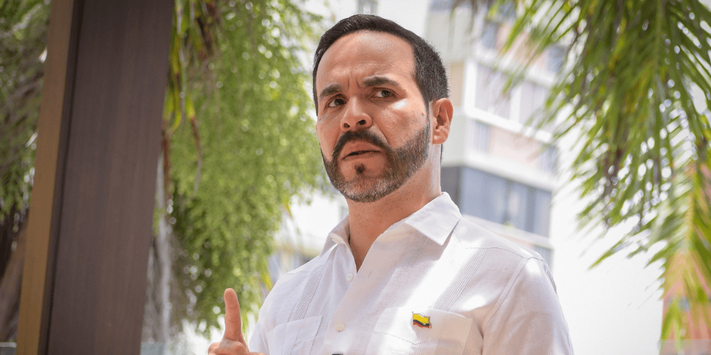 Ataques vinculados a la campaña de Abelardo de la Espriella amenazan la libertad de prensa antes de las elecciones